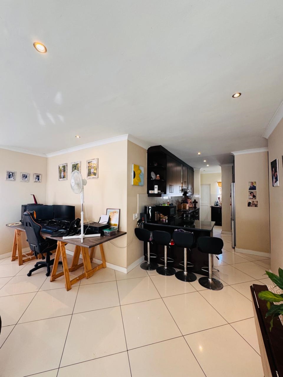 To Let 3 Bedroom Property for Rent in Fernwood Western Cape